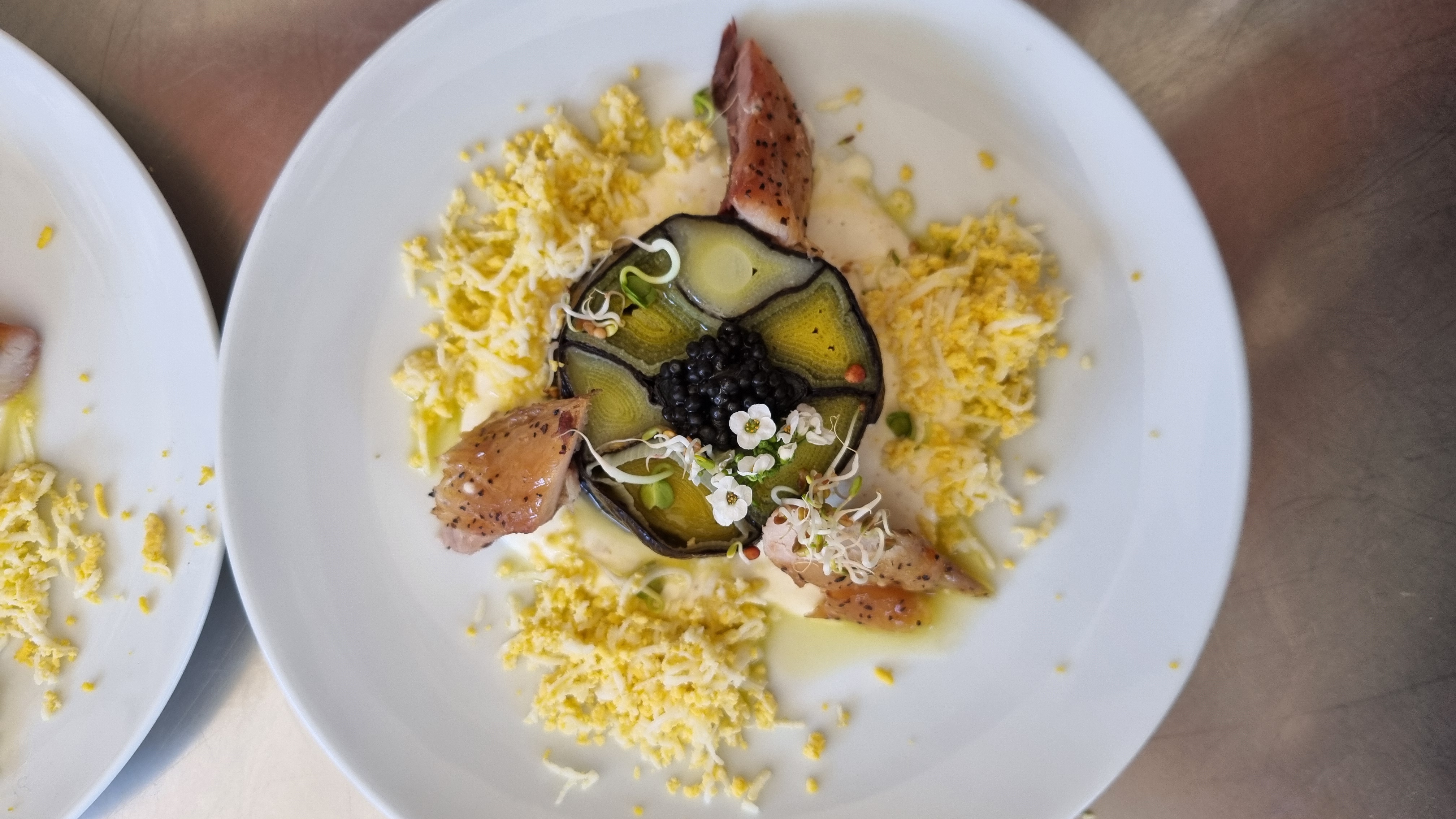 Poireau vinaigrette revisité, mimosa et caviar